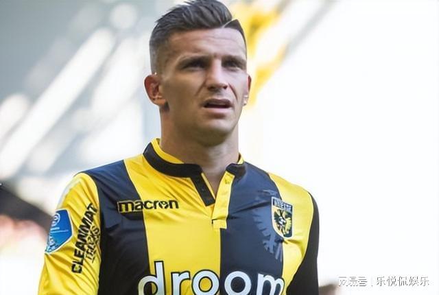 而許多人往 而許多人往